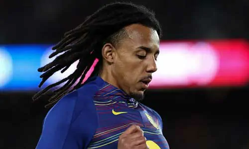 كوندي يطلب من هانسي فليك تغيير مركزه في برشلونة بعد استبعاد رونالد أراوخو