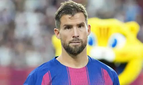 هل يعود إينيجو مارتينيز إلى برشلونة في يناير؟